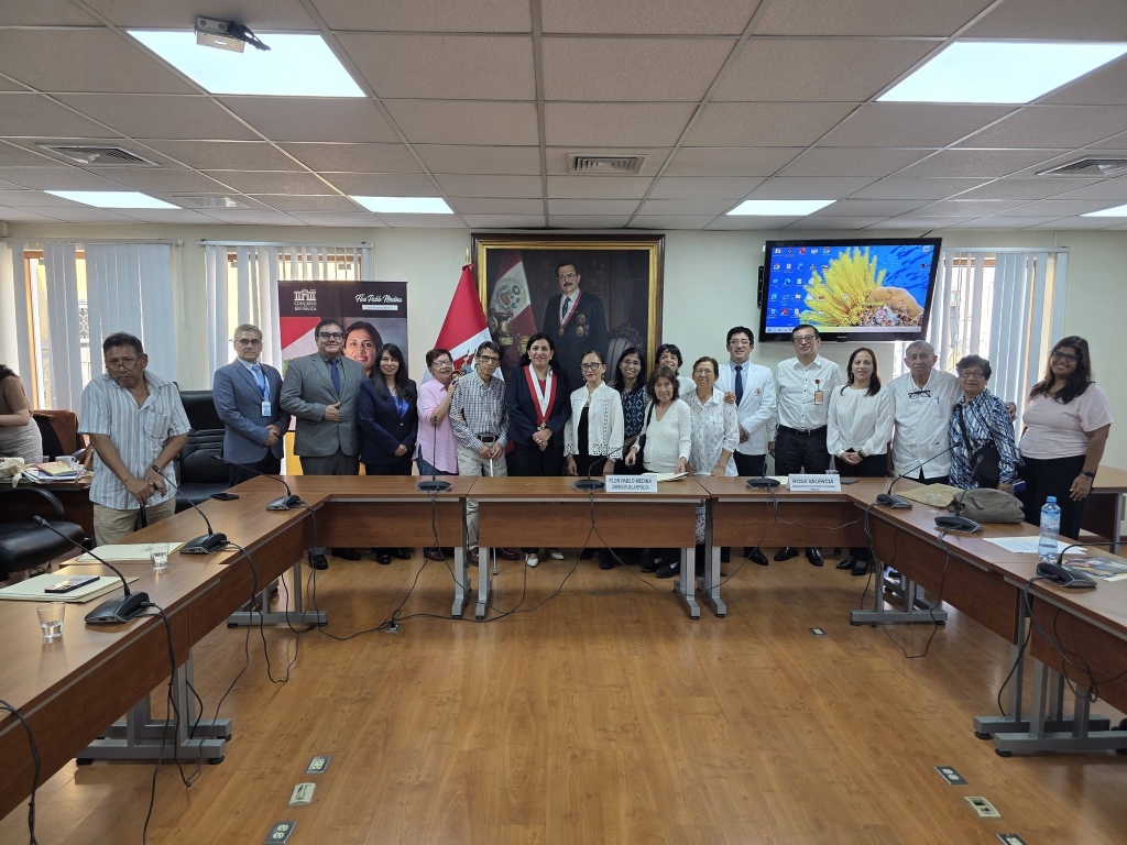 Mesa de trabajo y delegación en el Congreso de la República junto a la congresista Flor Pablo Medina